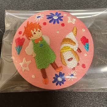 ジブリ/ハウルの動く城/缶バッジ/刺繍/ブローチ/カルシファー/ヒン/マルクル Amazon.co.jp: ハウル動く城 刺繍ブローチ缶バッジ マルクルと